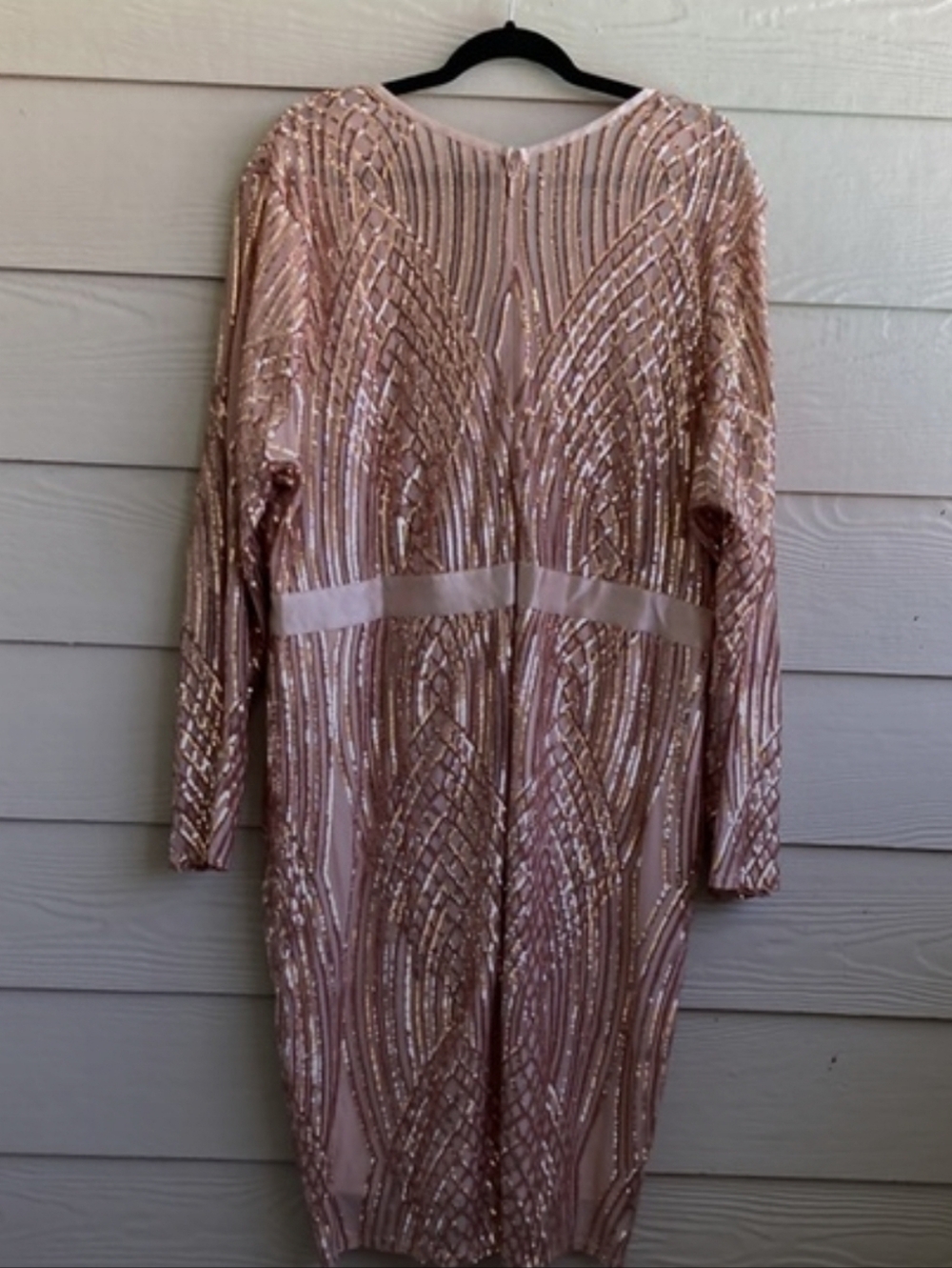 Gold Sequin V-Neck Long Sleeve Dress - Picture 3 of 8